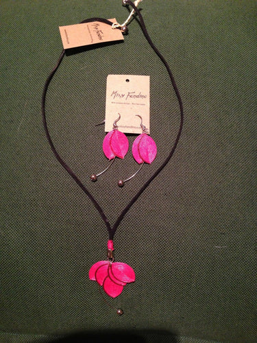 PInk Necklace & earrings